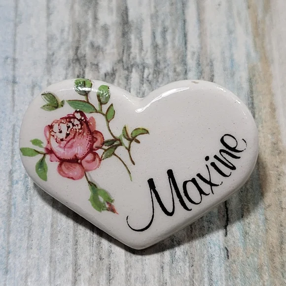 Vintage ceramic Maxine Heart pin. - Picture 1 of 7